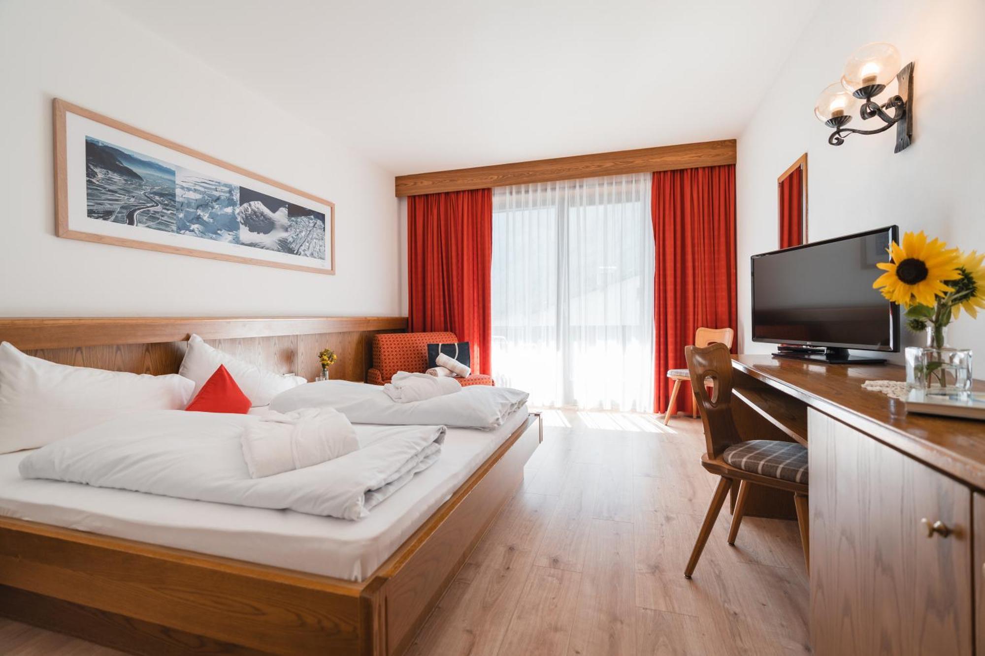 Smart Hotel Firn Madonna  Exterior photo